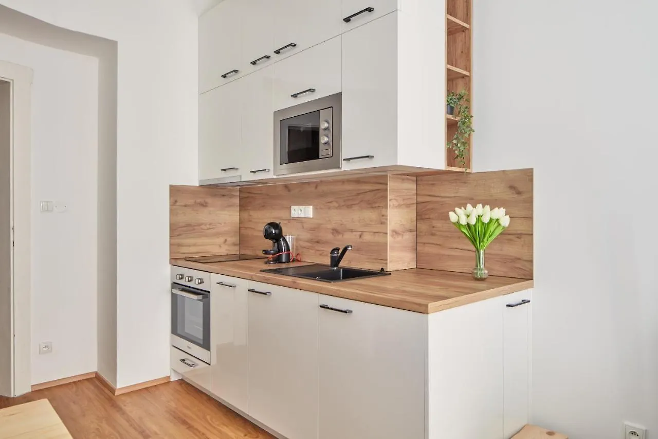 Prague Days - Modern Apartments W Easy City Access Tjekkiet